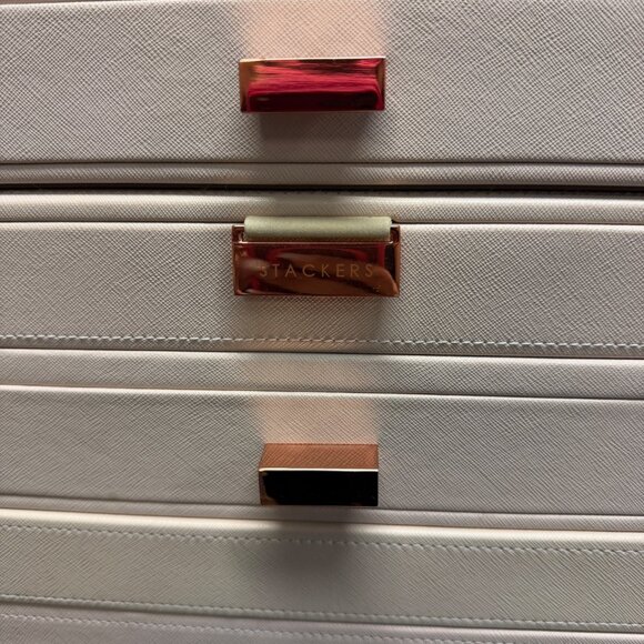 Stackers Jewelry Storage Box With Glass Lid & 6 Stackable Layers - Picture 2 of 13